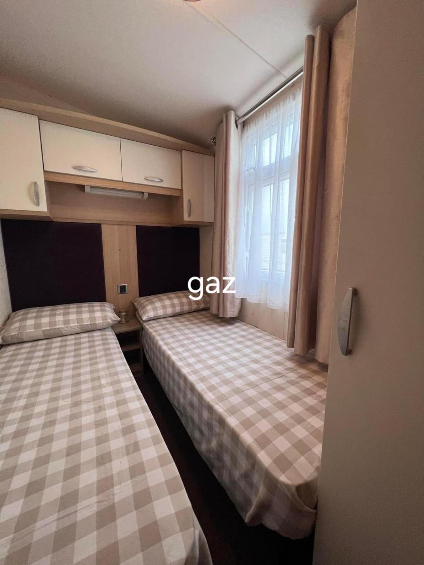 Gaz N Max Hotel Abergele Kültér fotó