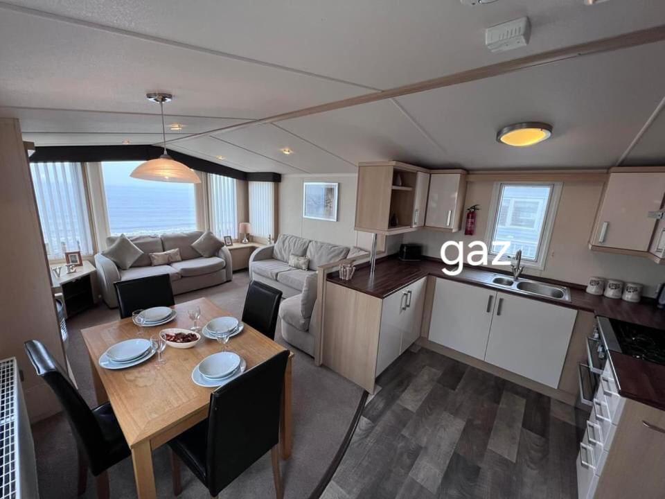 Gaz N Max Hotel Abergele Kültér fotó