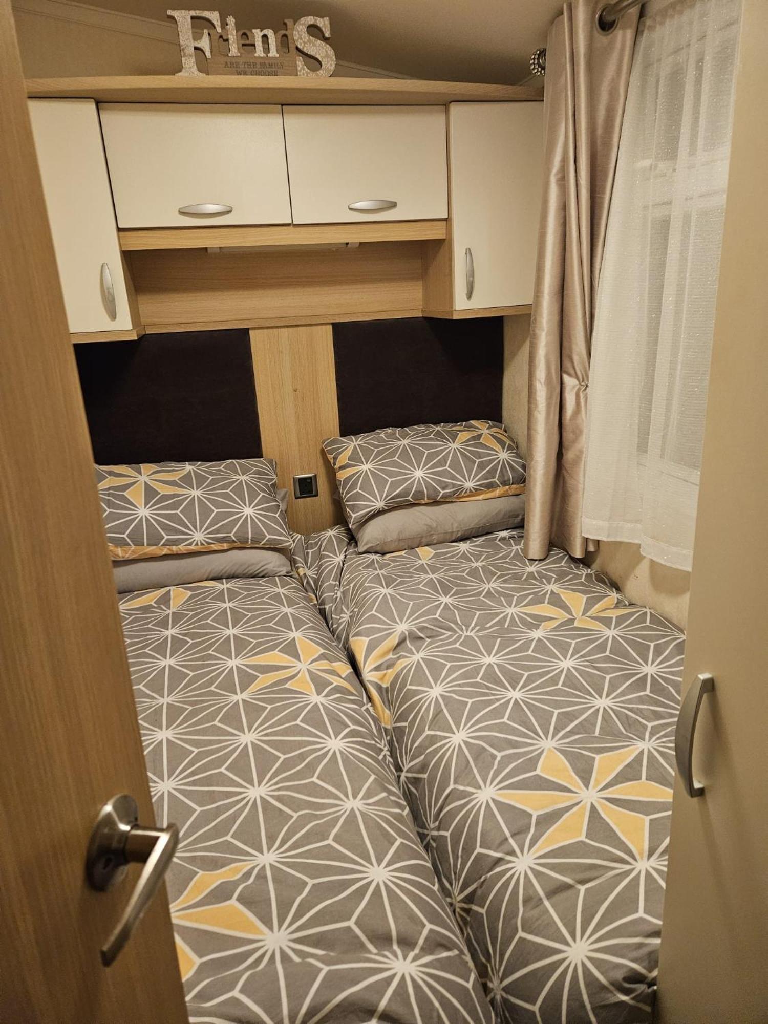 Gaz N Max Hotel Abergele Kültér fotó